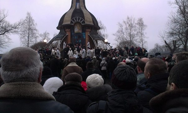 “Правый сектор” охранял Филарета на Крещение (ФОТО)