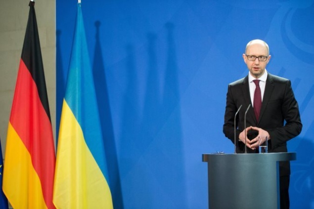 У Яценюка своя история: “Советская армия вторглась и в Украину, и в Германию”
