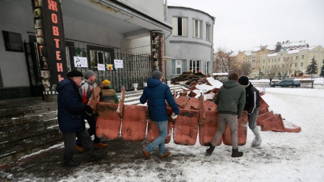 Сгоревший кинотеатр “Жовтень” обещают запустить в эксплуатацию в октябре