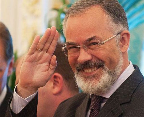 Экс-министра Табачника встречают на Родине