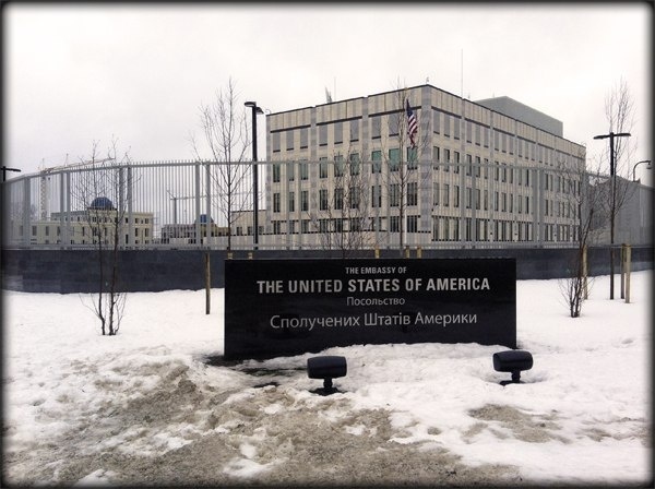 За участие в антивоенном митинге около посольства США в Киеве заплатили меньше 2-х долларов