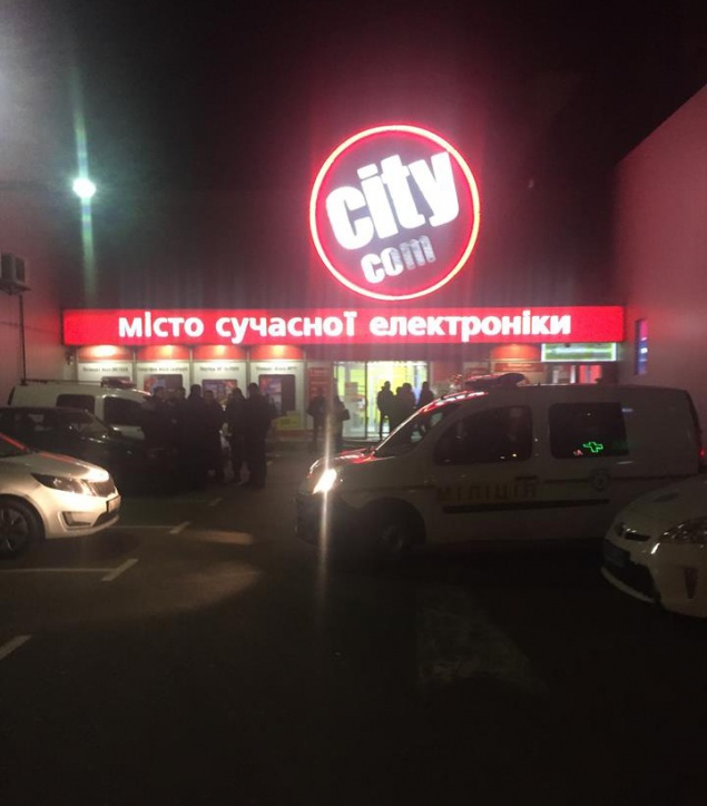 Прокуратура провела обыск в одном из столичных магазинов бытовой техники (+ ВИДЕО)