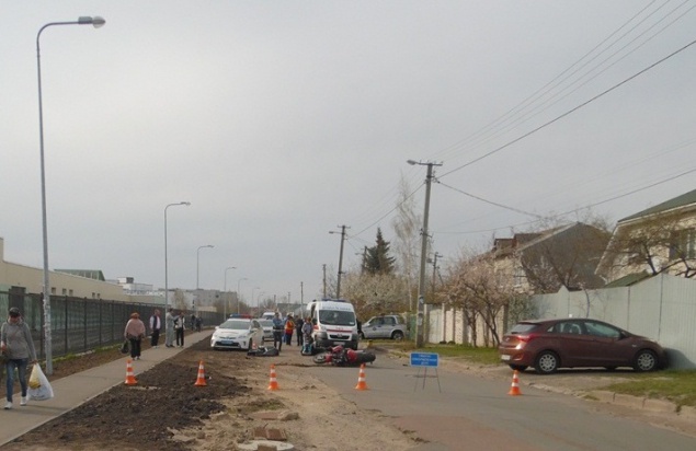 В Бортничах 29-летний мужчина разбился на угнанном мотоцикле (фото)