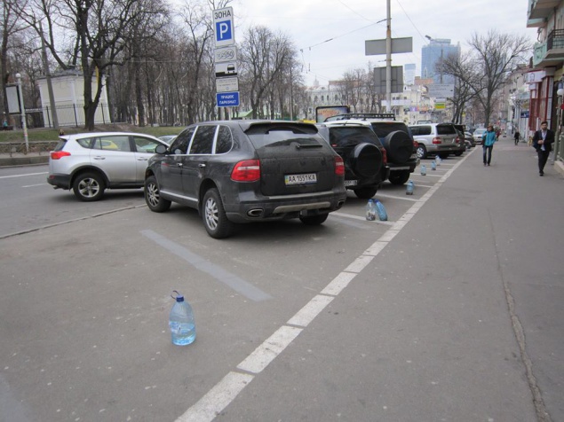 Столичные правоохранители помогут коммунальщикам бороться с нелегальными автостоянками