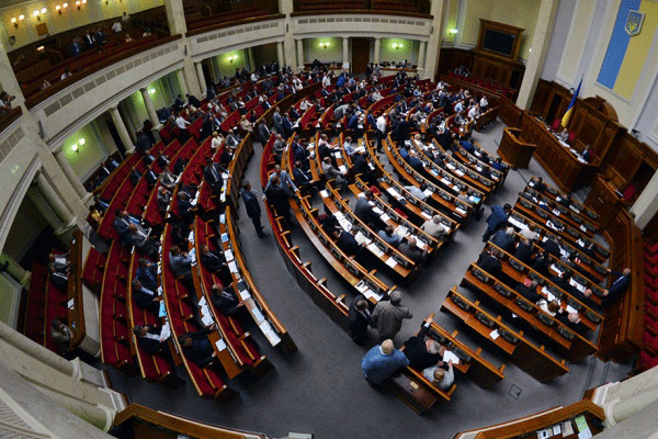 Аспирантов, студентов и докторантов дневной формы обучения освободили от военной службы