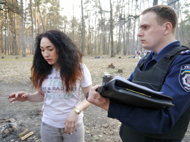 В Киеве милиционеру, пытавшемуся помешать драке, выбили челюсть