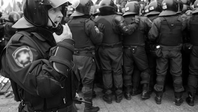 Возле Администрации президента нетрезвый водитель пытался задавить милиционеров