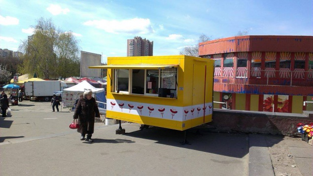 В Святошинском районе Киева демонтировали незаконно установленные МАФы