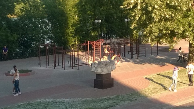 Глава Оболонской РГА решил посоветоваться с жителями района относительно обустройства Оболонской набережной (фото)