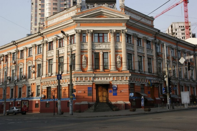 Департаменты КОГА выселят с Крещатика