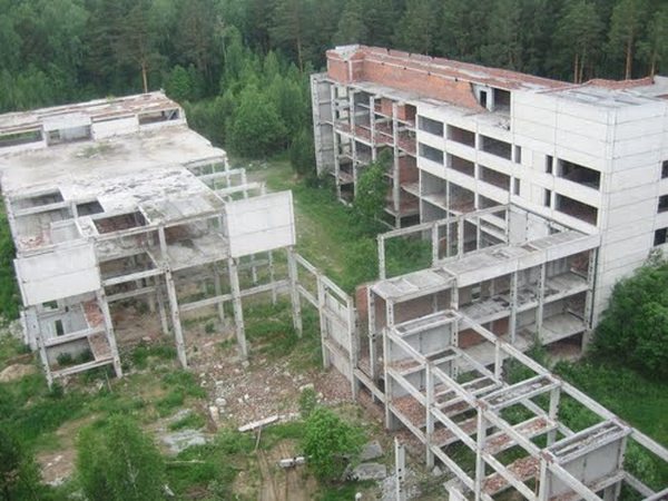 Законопроект о приостановлении более полутора сотни столичных строек вызвал негодование у застройщиков