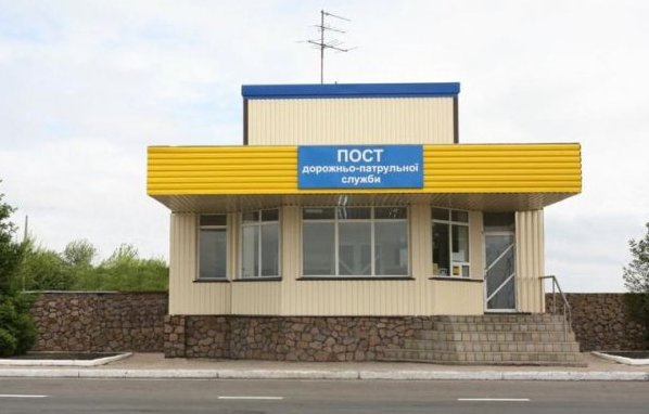 Сегодня ночью в Киеве неизвестные из автоматов обстреляли пост ГАИ