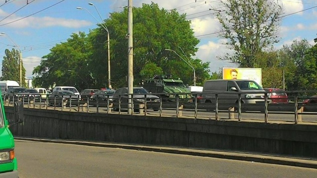 Водитель “Тойоты”, в которую врезался броневик, получил сотрясение мозга