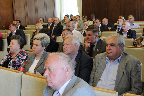 Киевская область снова не приняла терреформу. Теперь виноваты “детский сад”, умирающее село и Кремль