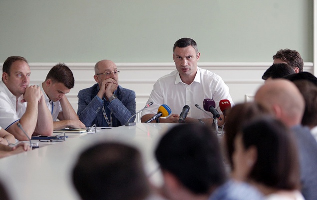 Кличко предложил владельцам автокофеен покупать места для торговли на аукционах