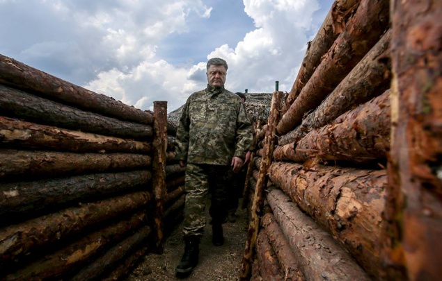 Порошенко успокоил, что в проекте Конституции нет ни слова об особом статусе для Донбасса