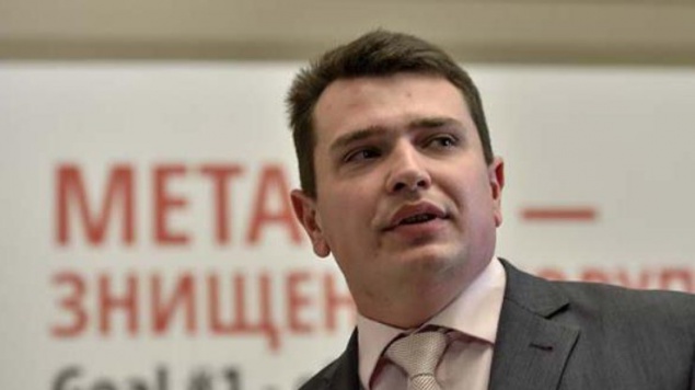 Глава НАБ Артем Сытник купил жене билет в Лондон за свою зарплату
