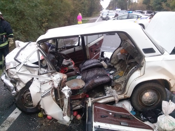 Столичные спасатели доставали водителей из покореженных автомобилей