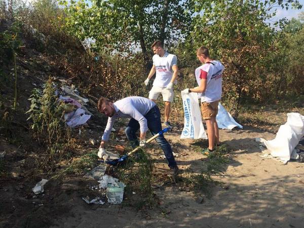 Депутат пригласил блогеров заняться уборкой Оболони