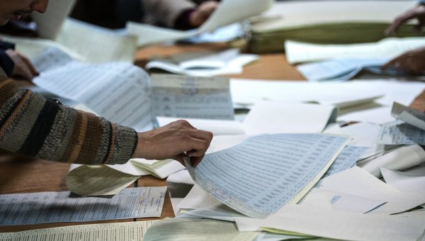 Итоги подсчета 54% голосов: лидеры те же - Кличко и Береза
