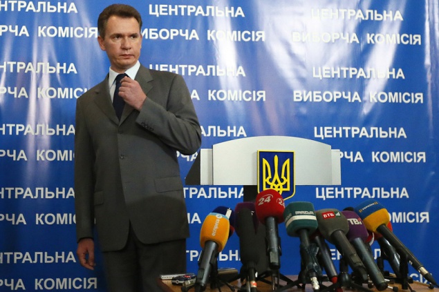 Порошенко хочет поменять состав ЦИК, но уже “после выборов”