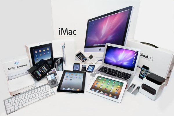Столичные налоговики изъяли контрабандной продукции Apple на сумму более 1 млн. гривень