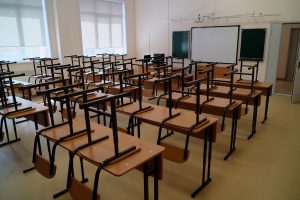 Кабмін пропонує закладам освіти всіх рівнів перейти на дистанційне навчання чи продовжити канікули до 19 січня