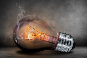 Ворог атакував енергетику Броварщини: ситуація зі світлом надзвичайно складна