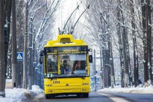 Завтра у Києві змінять маршрути автобусів №46 та №112 через ярмарок (схема)