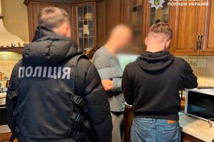 Двом посадовцям «Київзеленбуду» повідомили підозру у розтраті мільйона гривень на реставрації парку «Позняки»