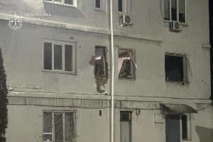Теракт у Дніпрі: у відділі поліції стався вибух саморобного пристрою (фото)