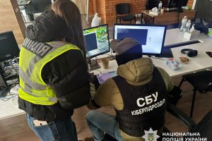 У Києві ліквідували мережу шахрайських «кол-центрів», які ошукали громадян на 18 млн гривень (фото)