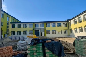 Відбудова триває: як відновлюється Макарівський ліцей №1