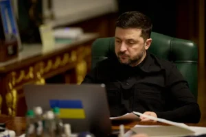 Зеленський ввів у дію санкції проти виробників російської зброї та будівельників Керченського мосту
