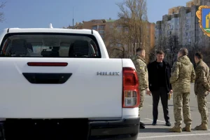 Бровари передали черговий автомобіль 225-му полку ЗСУ