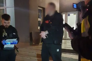 На Драгоманова у Києві чоловік влаштував стрілянину - його затримала