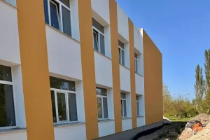 У селі Рудницьке Броварського району триває капітальний ремонт гімназії