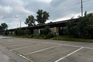 Прокуратура через суд зобов’язала знести будівлю в парку «Муромець»