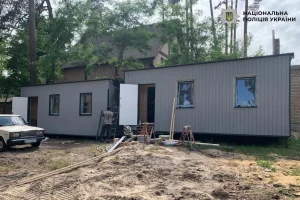 Судитимуть підрядника за розкрадання благодійних коштів під час будівництва модульних будинків на Київщині