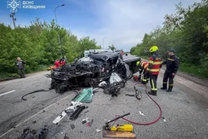 У Димері внаслідок зіткнення легкового та вантажного автомобілів загинув чоловік (фото)