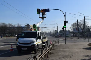 У столиці оновлюють дорожні знаки