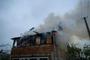 У Хотянівці ліквідували пожежу в будинку, яка виникла внаслідок атаки БпЛА ворога