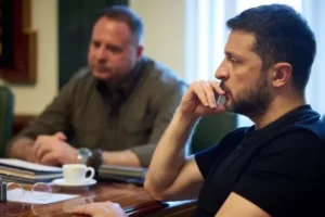 СЗР заявила що дискредитація Зеленського та кампанії з мобілізації, а також підтримка скандала навколо Єрмака є приоритетними для рф